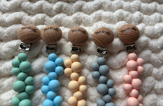 Neutral Silicone & Wooden Dummy Clip – Stylish Holder for Babies