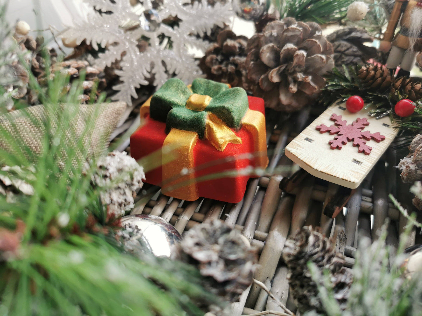 Christmas Eve box Keepsake Tin - inc Bath Bombs