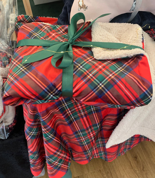Luxury Tartan Pet Snuggle Blanket