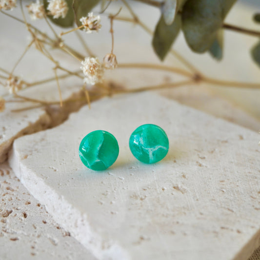 Quartz Medium Round Stud