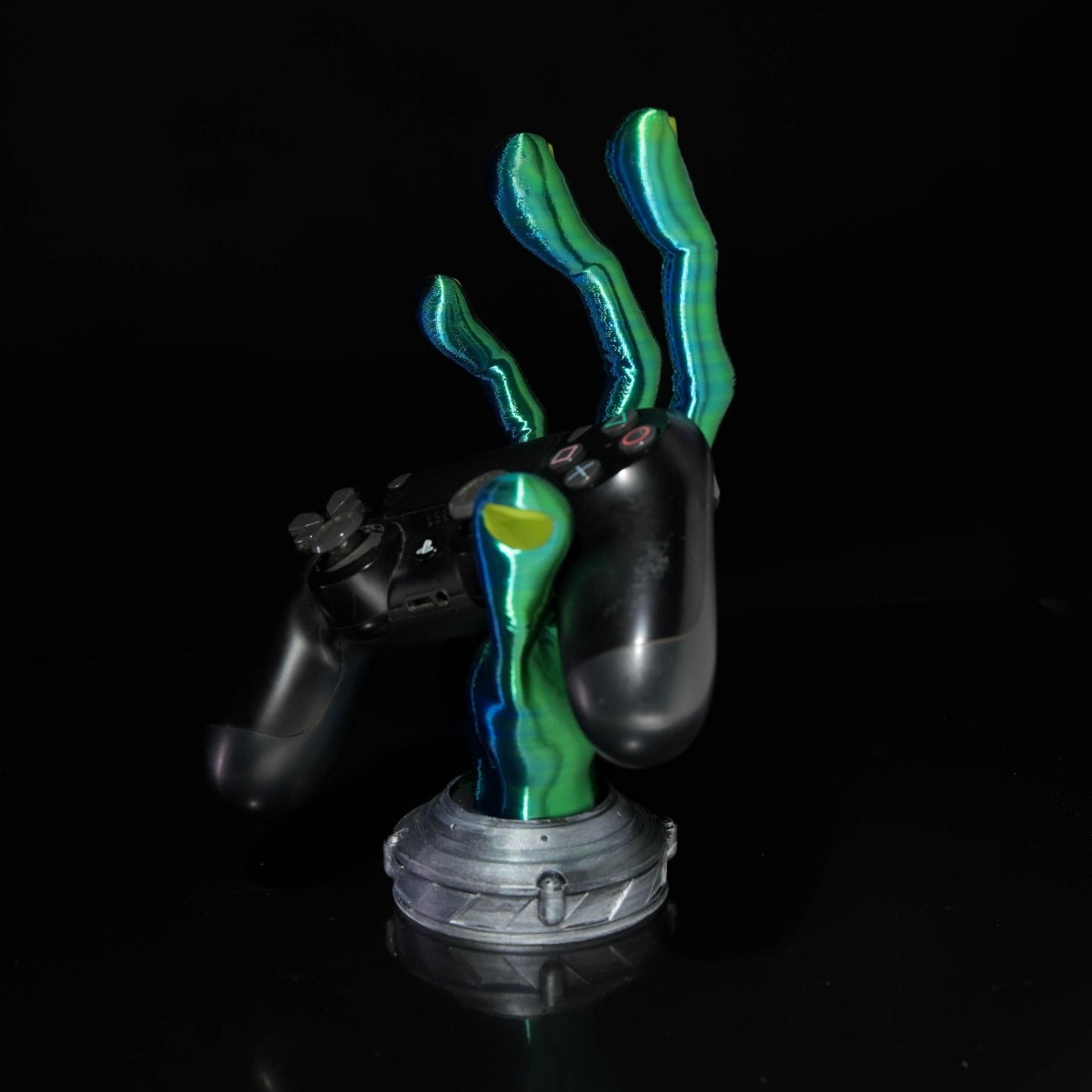 Iridescent Alien Hand – 3D Printed Controller Stand