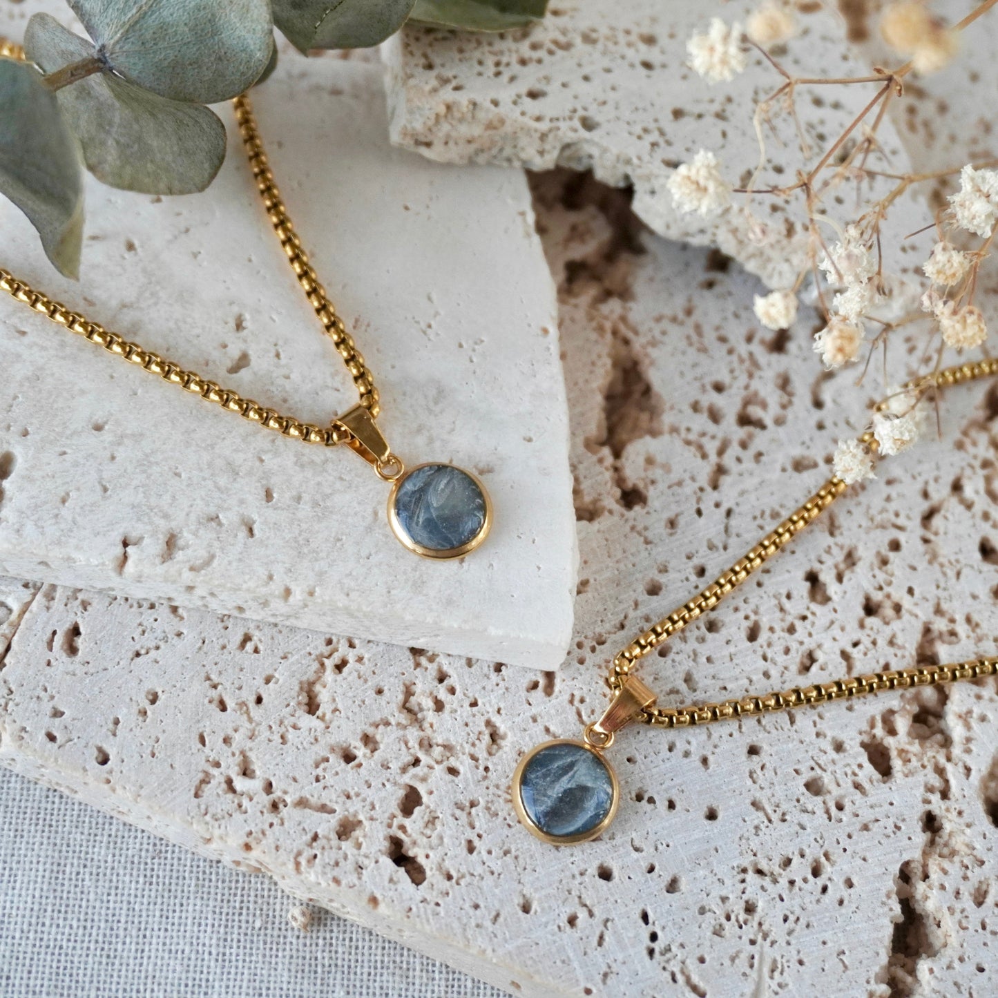 Quartz Small Pendant