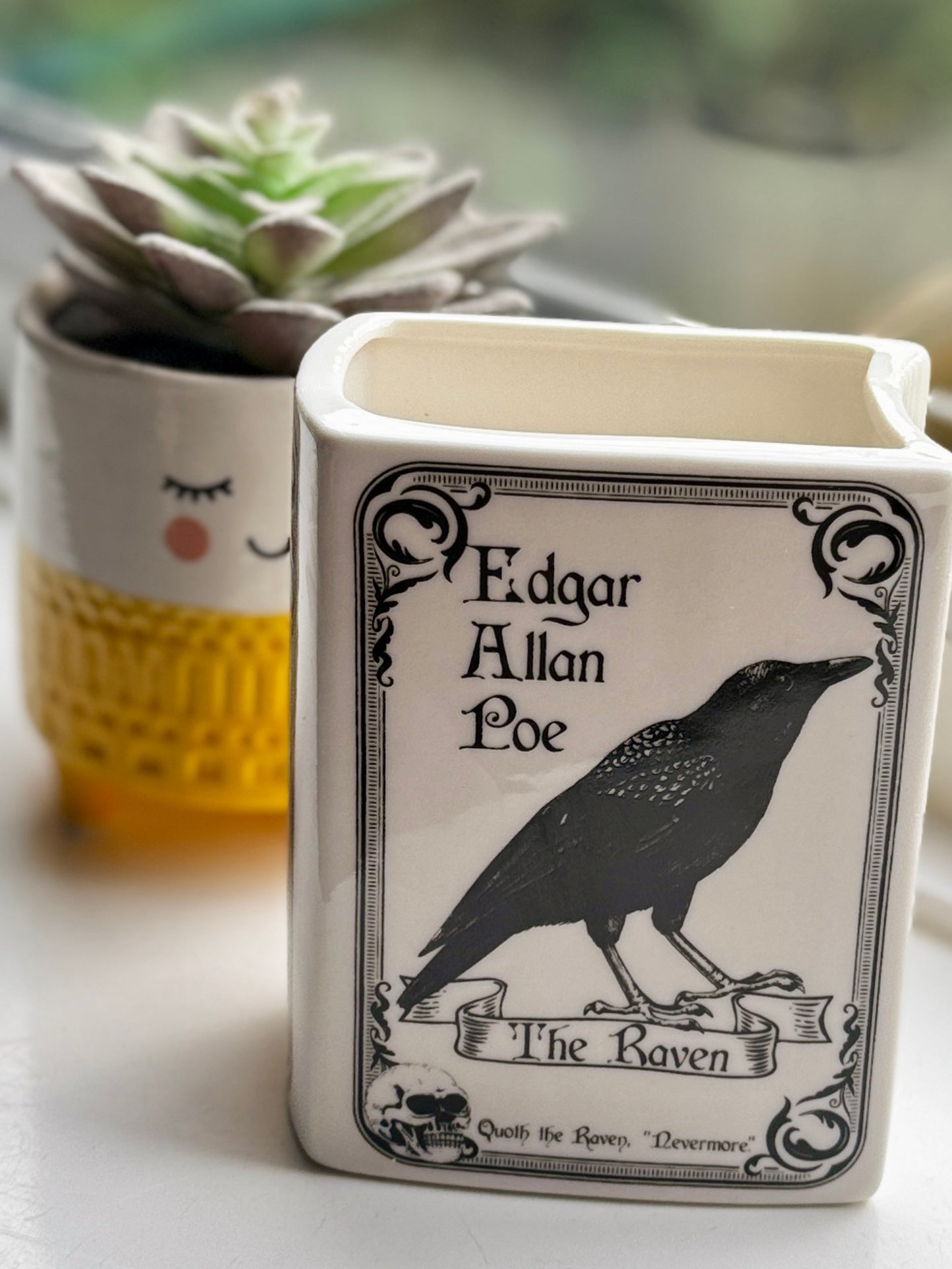 Book Vase: The Raven – Edgar Allan Poe