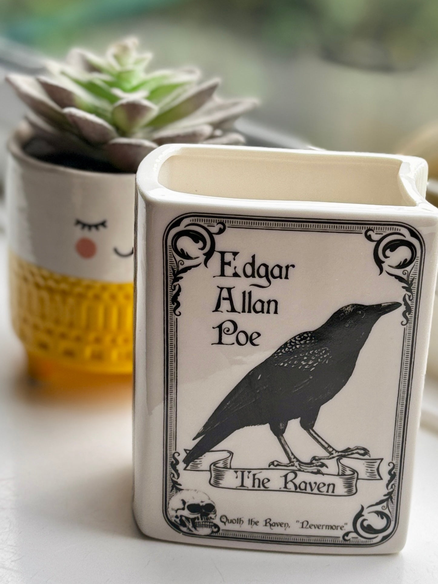 Book Vase: The Raven – Edgar Allan Poe
