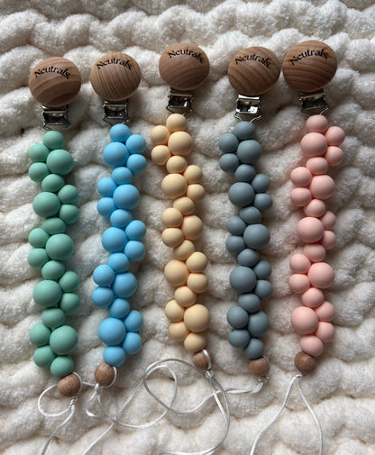 Neutral Silicone & Wooden Dummy Clip – Stylish Holder for Babies