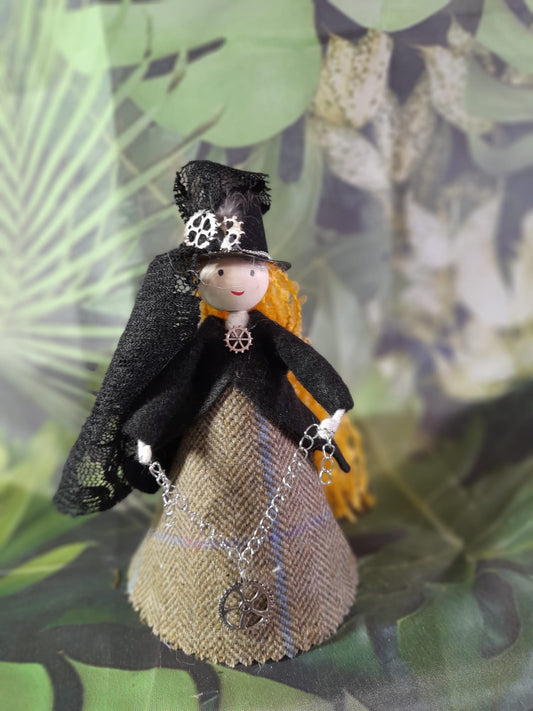 Steampunk Figurine: Lady Gearhart Briar