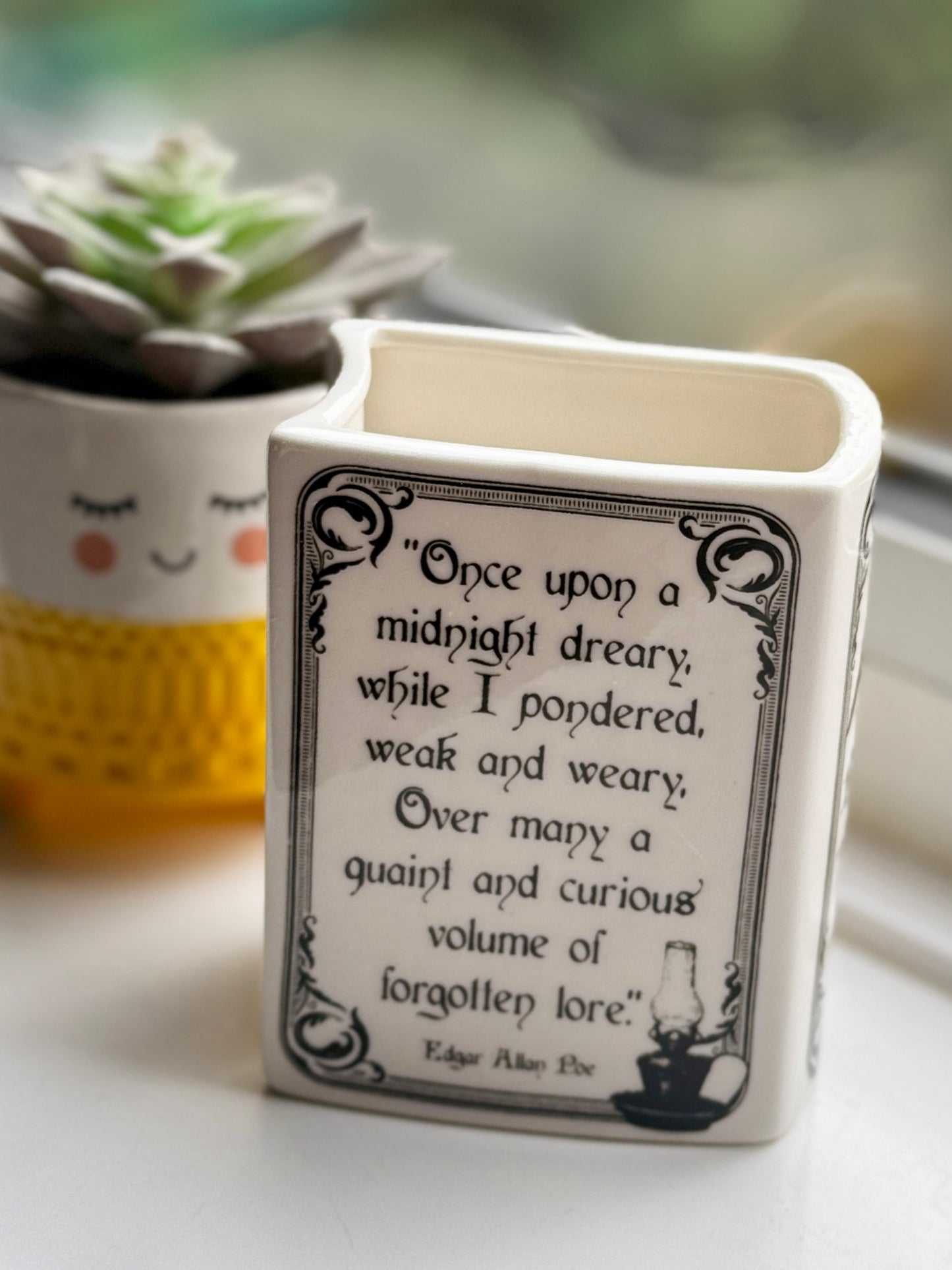 Book Vase: The Raven – Edgar Allan Poe