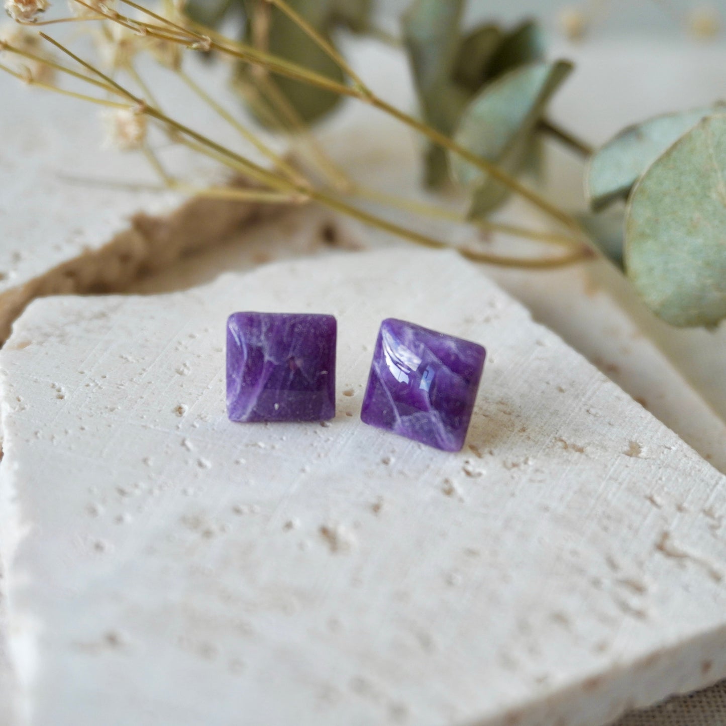 Quartz Medium Square Stud