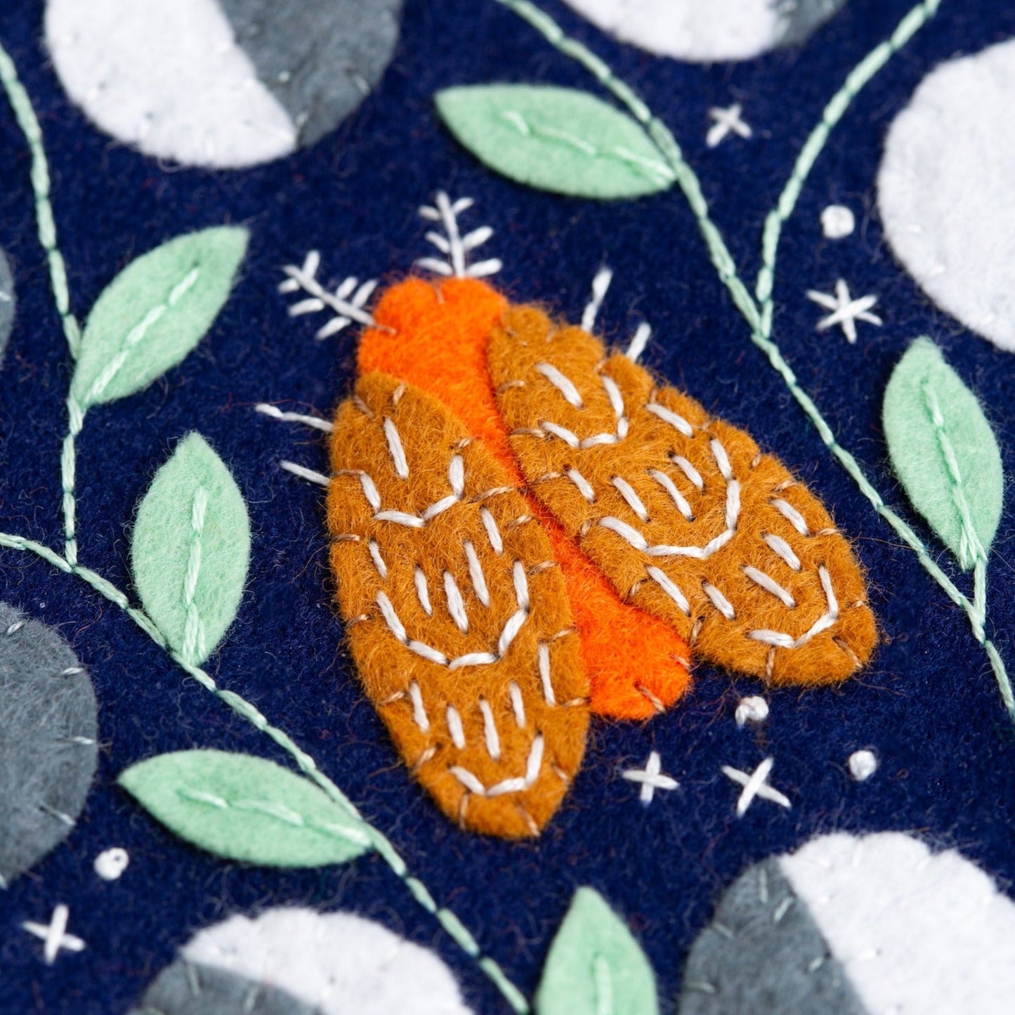 'Celestial Pennant' Moon Phases Felt Craft Kit for Beginners