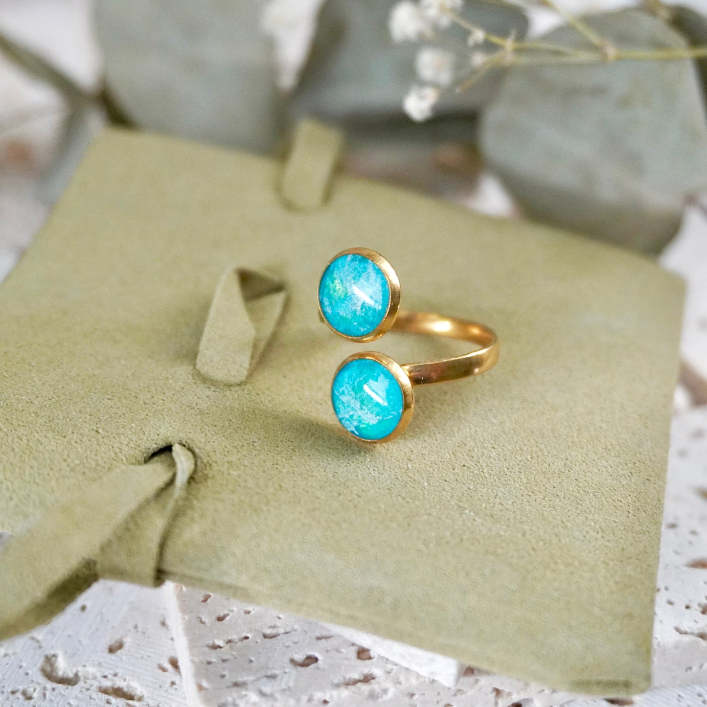 Quartz Duo Ring