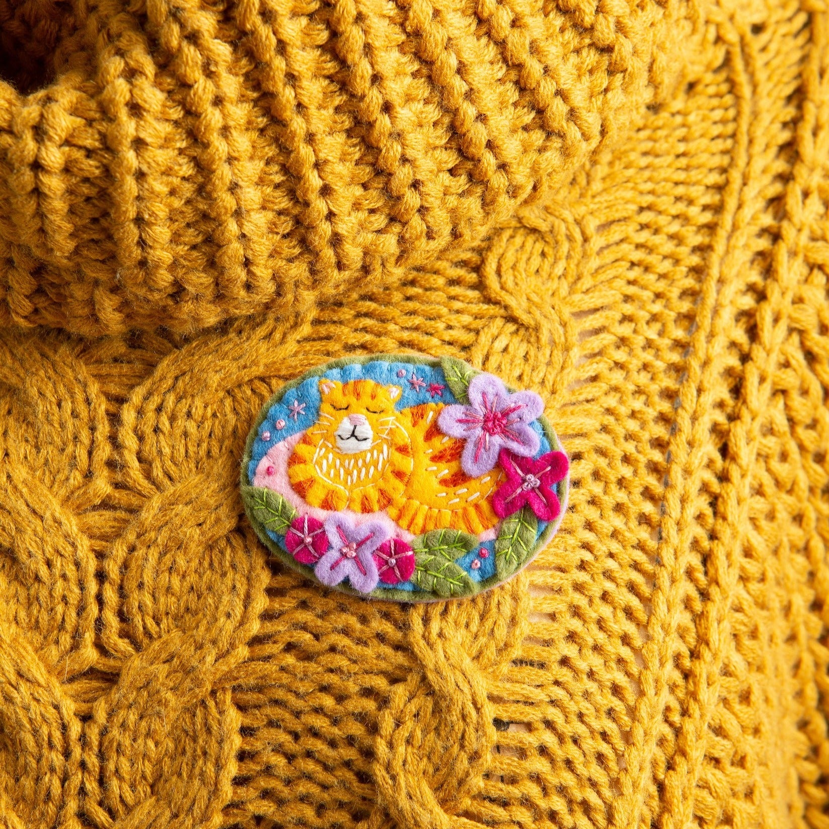 Ginger Cat Felt Craft Brooch Kit for Beginners
