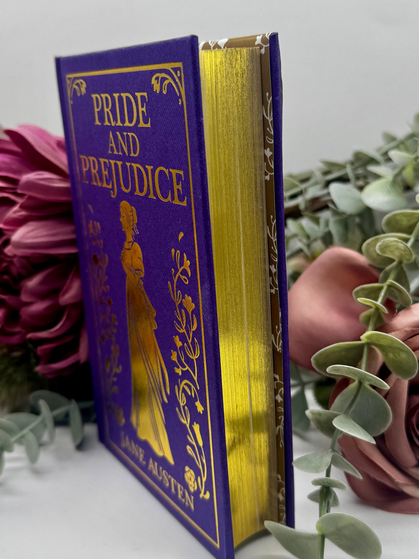 Pride and Prejudice Book & Matching Vase Gift Set | Jane Austen