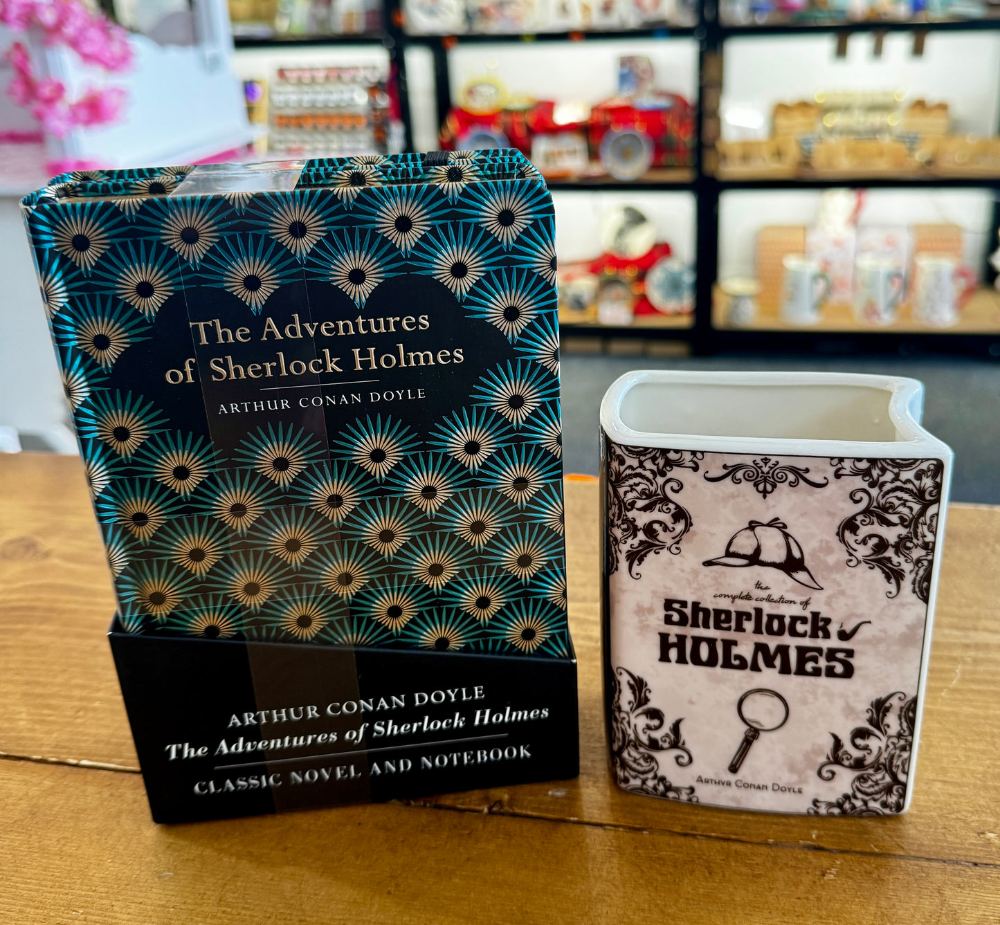 Sherlock Holmes Classic Novel & Notebook Gift Set | Includes Ceramic Book Vase