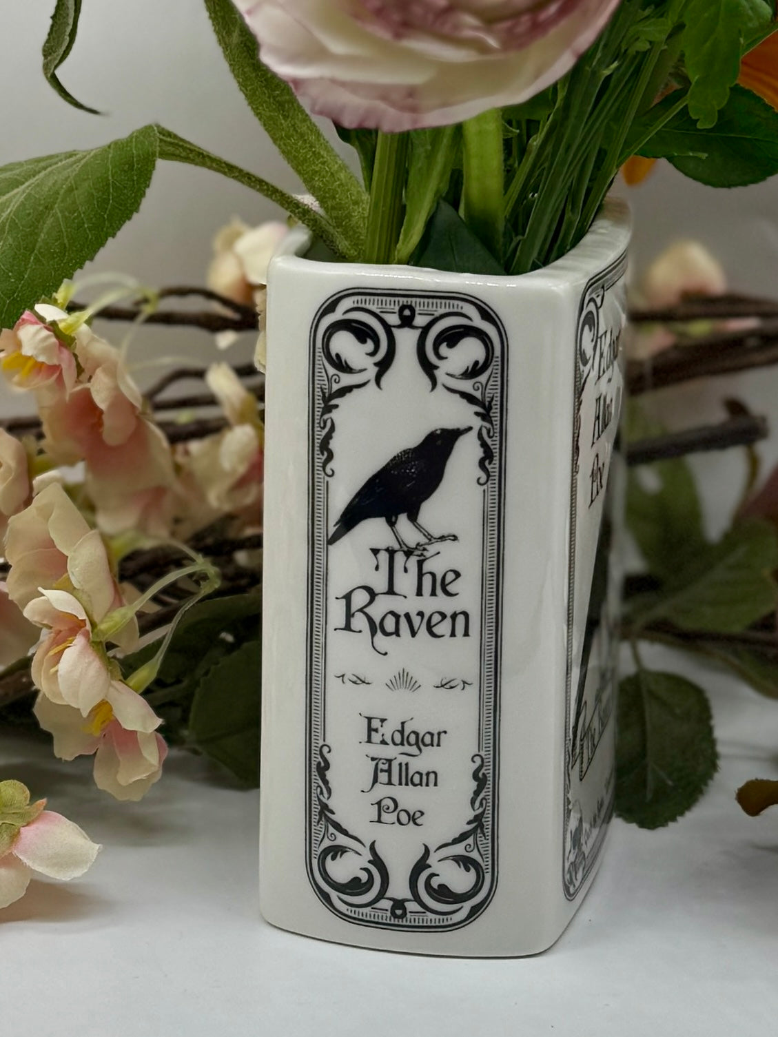 Book Vase: The Raven – Edgar Allan Poe