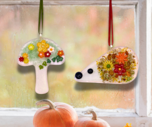 FUSED GLASS TOADSTOOL OR HEDGEHOG SUN CATCHER WORKSHOP Saturday 26th September