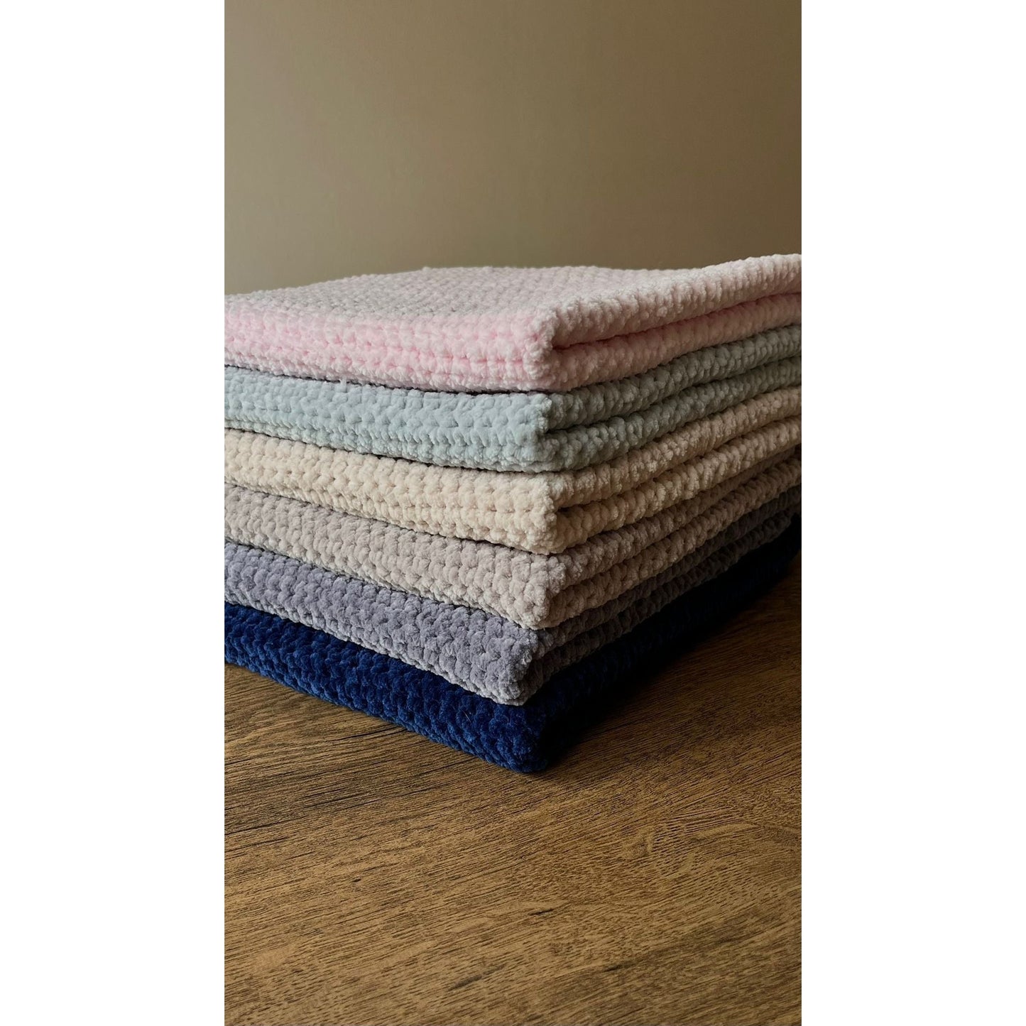 Chunky baby blanket – Handmade in Neutral Tones