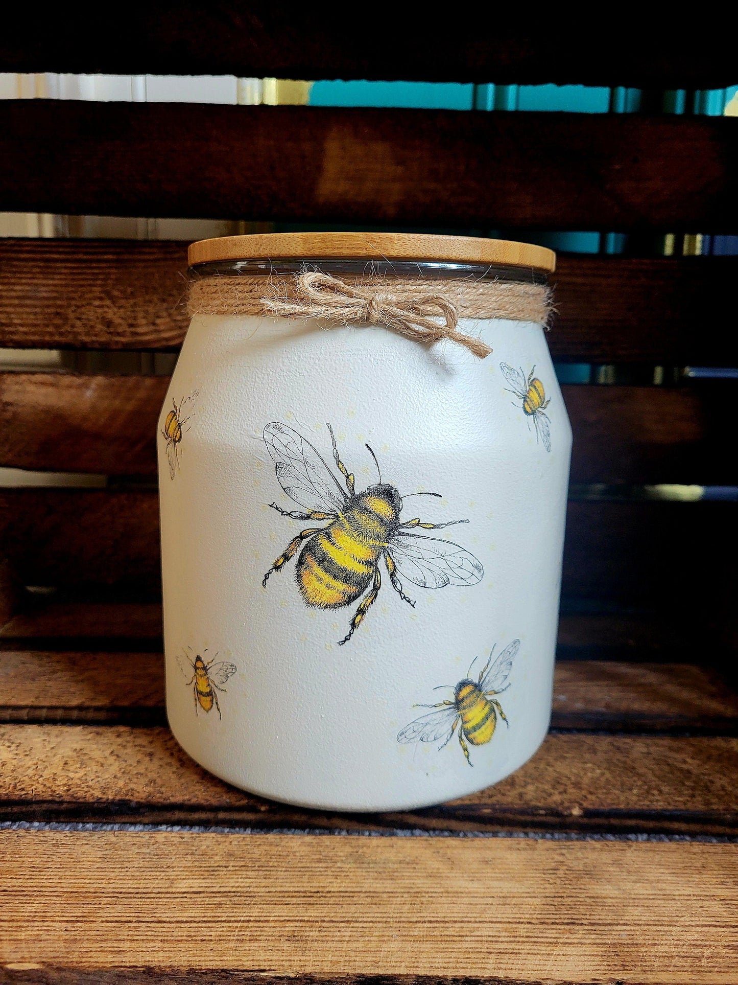 Decorative cookie and biscuit jar