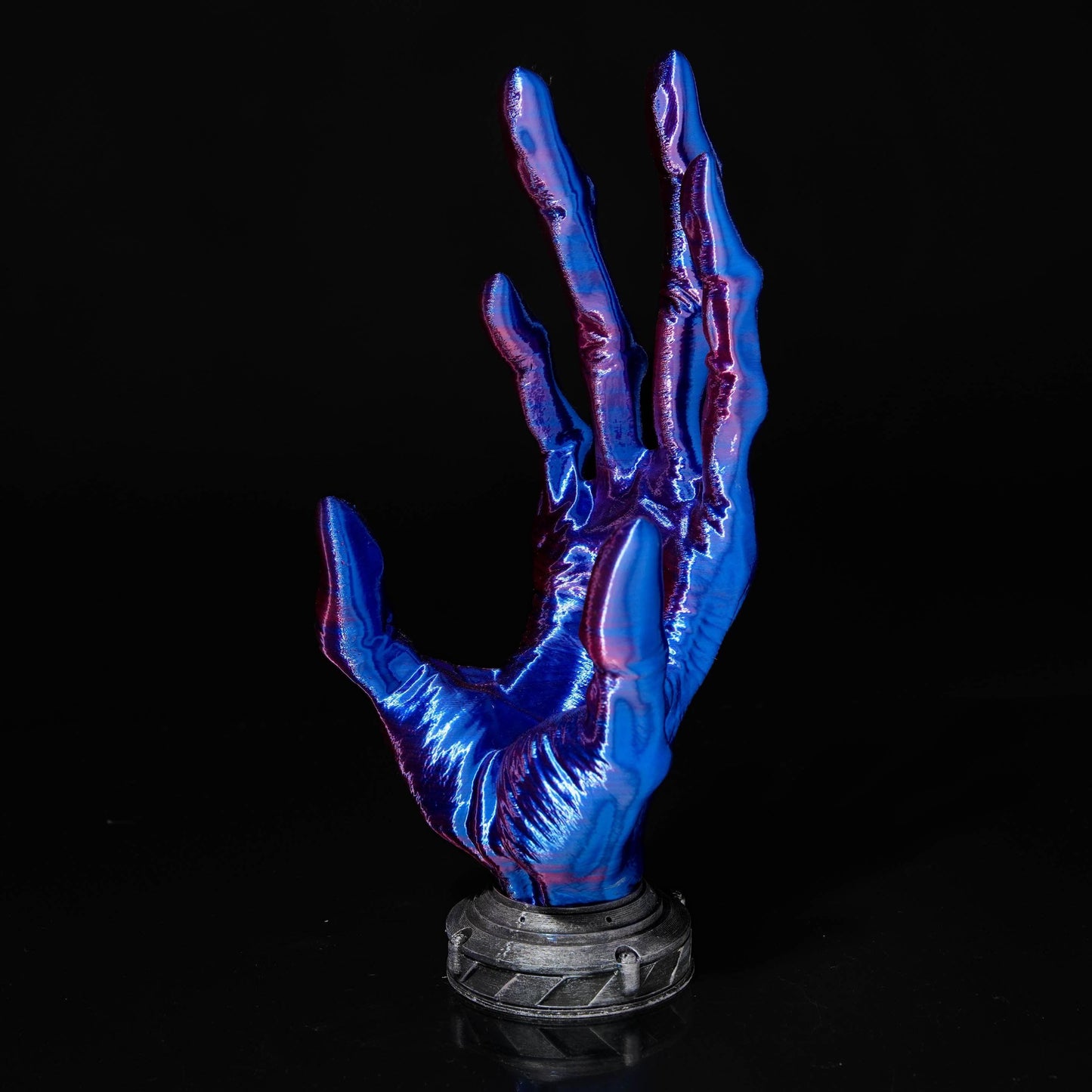 Creepy Hand Controller Stand – Iridescent Blue/Purple Chameleon Gamer Desk Decor