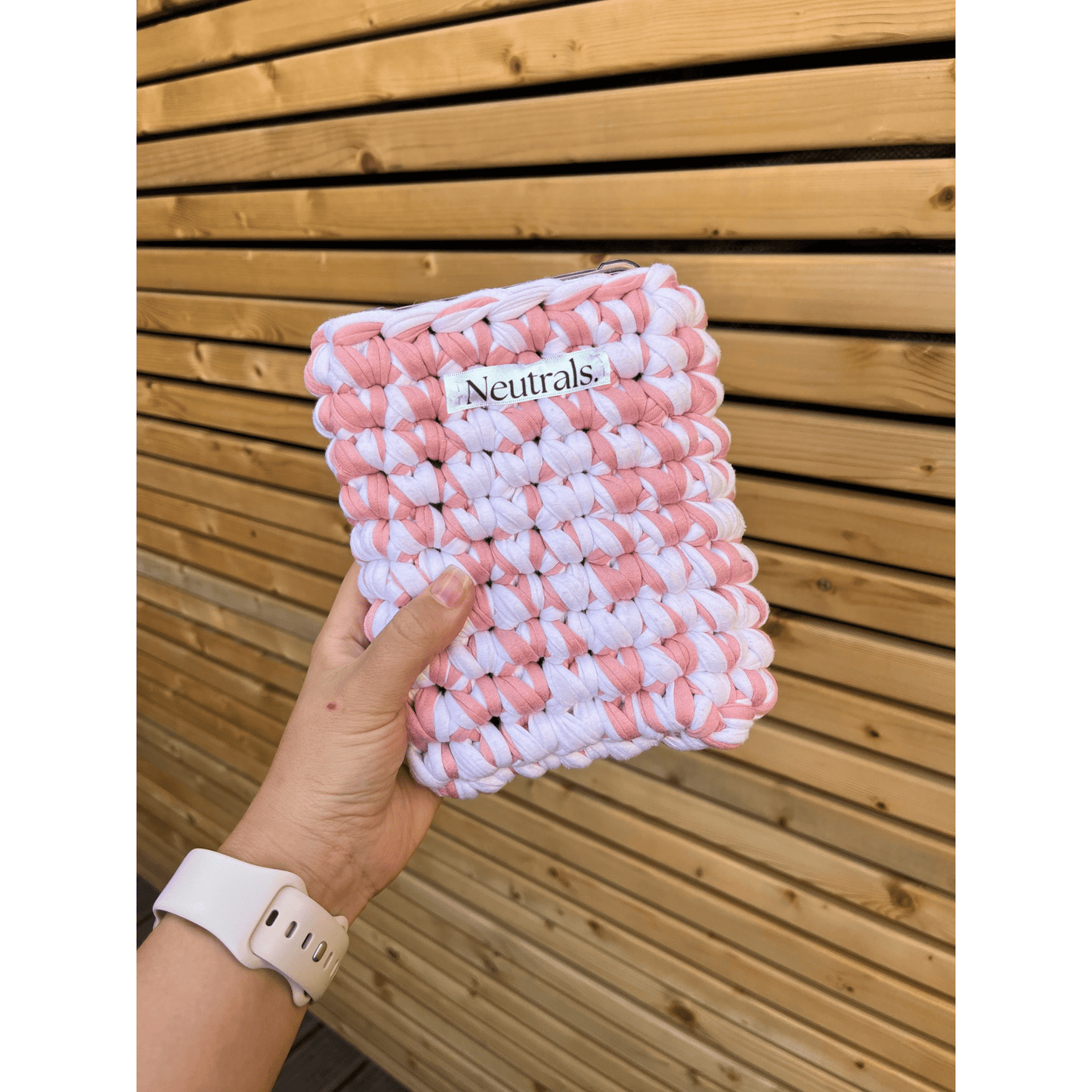6-Inch Crochet Kindle Case – Soft, Handmade Cover