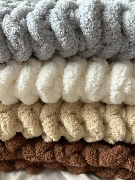 Super chunky blanket - Forever After Boutique